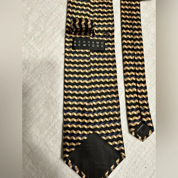 Bergamo New York Elegant Black and Gold Geometric Tie - Picture 2 of 3